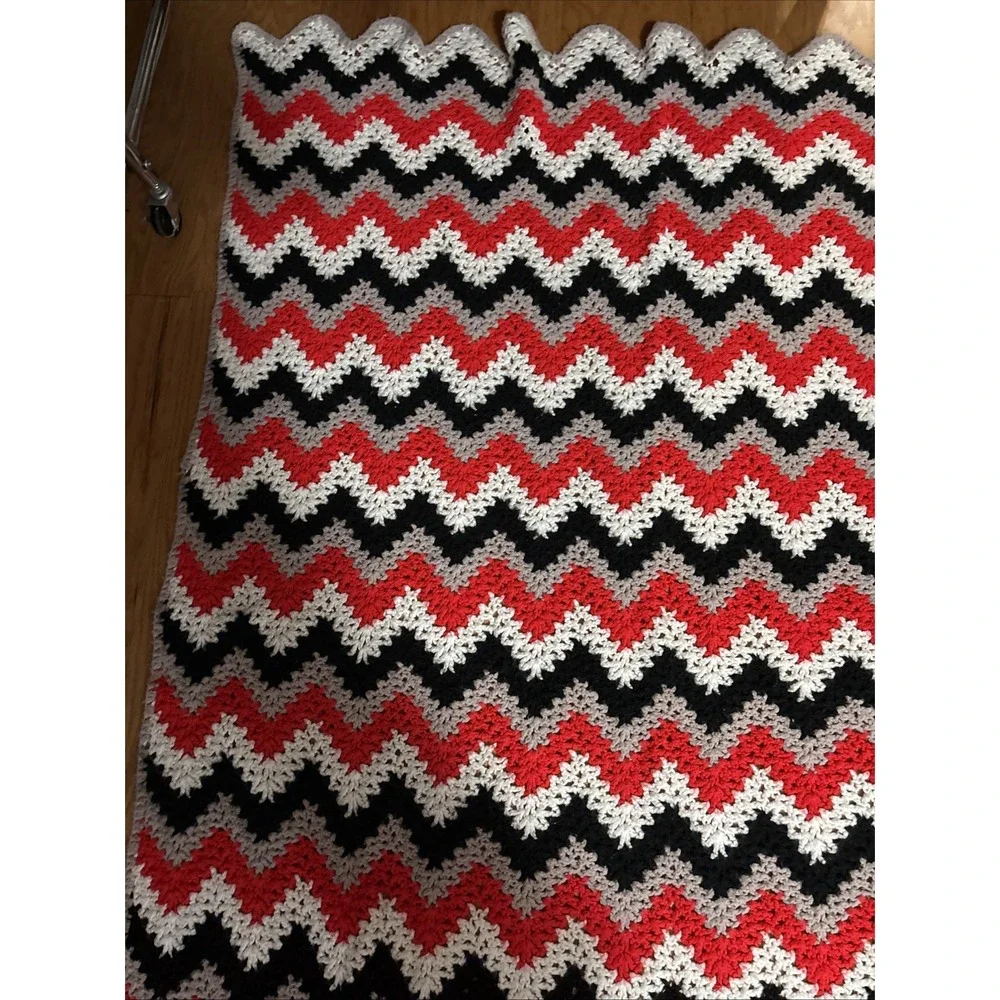 Vintage Granny Afghan Scalloped Edge Red Black Gray 72 X 54